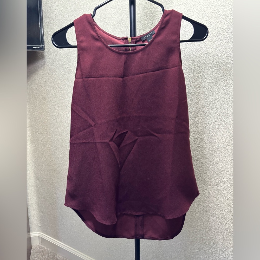 Ann Taylor And The Express Combo Sleeveless Tops